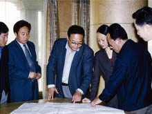 2001年10月，山東省副省長林書香蒞臨集團視察工作
