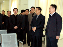 2006年3月，濟南市政協(xié)主席徐華東蒞臨集團視察工作