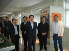 2011年11月，濟南市副市長李寬端蒞臨集團考察指導(dǎo)工作