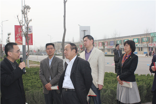 2014年3月27日，山東省原發(fā)改委服務(wù)業(yè)辦公室主任王文軒一行蒞臨園我園區(qū)指導(dǎo)工作